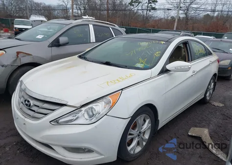 2013 Hyundai Sonata Limited z USA, uszkodzony, nr VIN 5NPEC4AC6DH662848